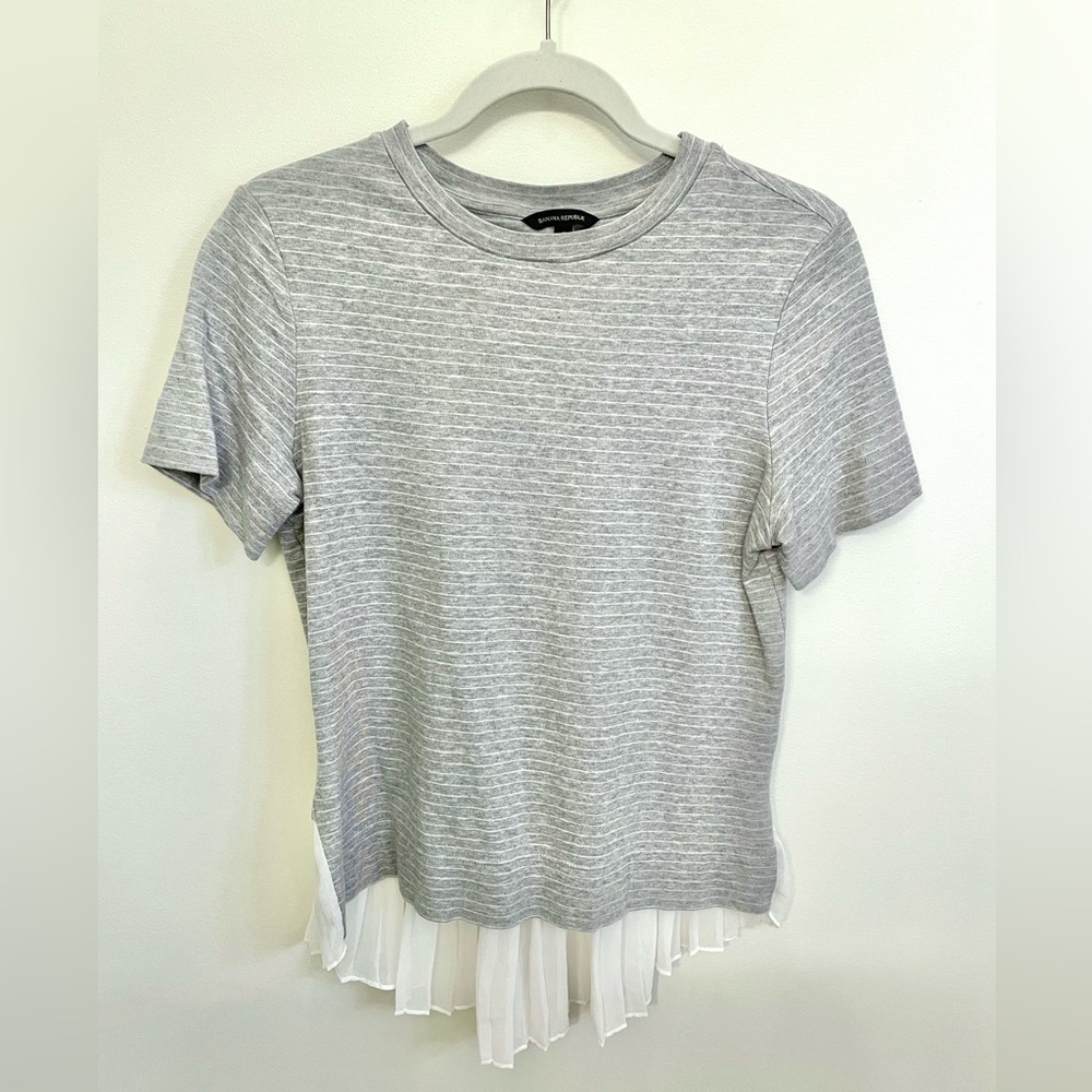 Banana Republic, Women’s Gray White Stripe T-Shirt with White Ruffle, sz S